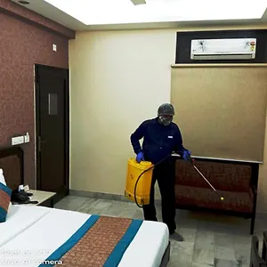 hotel-sundeep-inn.top-gurgaonhotels.com/