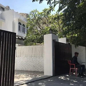  Bed & Breakfast Mahavir Niwas